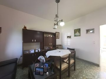 Casa APTO CREDITO  3Amb.coch y jardin V Ballester