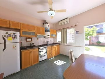 Casa APTO CREDITO  3Amb.coch y jardin V Ballester
