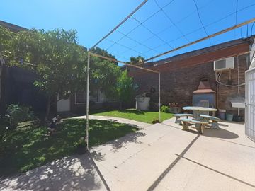 Casa APTO CREDITO  3Amb.coch y jardin V Ballester