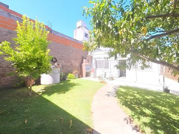 Casa APTO CREDITO  3Amb.coch y jardin V Ballester
