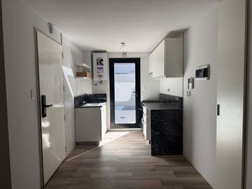 DEPARTAMENTO 3 AMBIENTES CON  PATIO Y BALCON