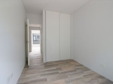 DEPARTAMENTO 3 AMBIENTES CON  PATIO Y BALCON