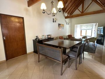 VENTA CASA QUINTA 5 AMBIENTES CON PILETA INCREIBLE