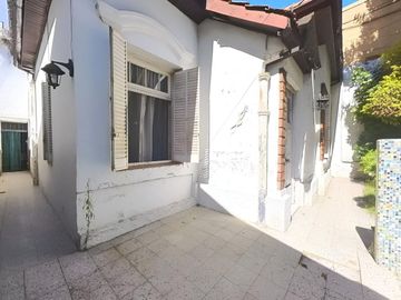 VENTA CASA 4 AMB EN DEVOTO A REFACCIONAR!!!!