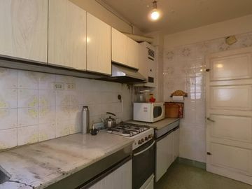 VENTA CASA 4 AMB EN DEVOTO A REFACCIONAR!!!!