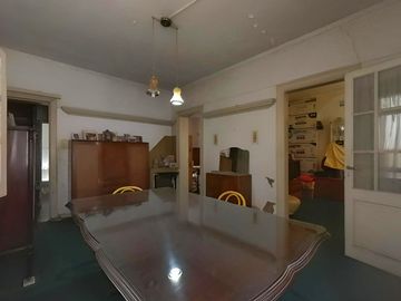 VENTA CASA 4 AMB EN DEVOTO A REFACCIONAR!!!!