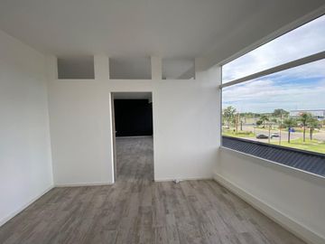 OFICINA 4 DESPACHOS VENTA DELTA CENTER