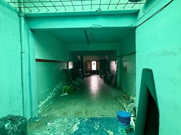 VENTA DE DEPOSITO CON VIVIENDA EN RAMOS MEJIA