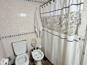 VENTA DE DEPOSITO CON VIVIENDA EN RAMOS MEJIA