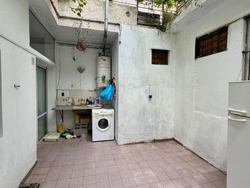 VENTA DE DEPOSITO CON VIVIENDA EN RAMOS MEJIA