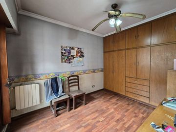 CASA 4 AMBIENTES EN VENTA EN BERNAL TERRAZA