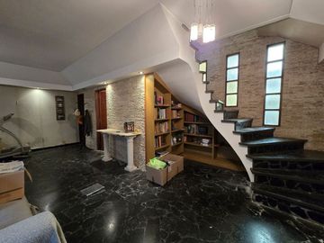 CASA 4 AMBIENTES EN VENTA EN BERNAL TERRAZA