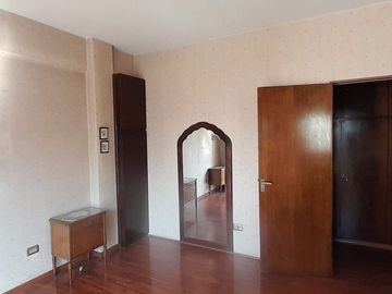 VENTA DEPARTAMENTO 3 DORM BALCON COCHERAS PISO 5
