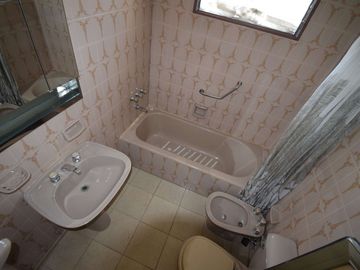 VENTA DEPARTAMENTO 3 DORM BALCON COCHERAS PISO 5