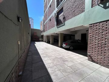 VENTA DEPARTAMENTO 3 DORM BALCON COCHERAS PISO 5