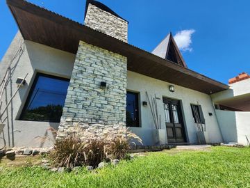 Casa 3 Ambientes Venta U$S 100.000 y cuota PERMUTA