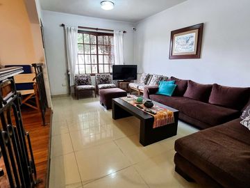 casa en venta 6 ambientes pileta quincho castelar