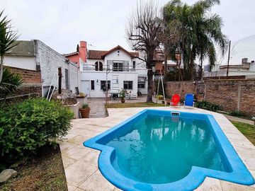 casa en venta 6 ambientes pileta quincho castelar