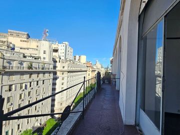 Venta Oficina Super luminosa Centro Estudio Piso 9
