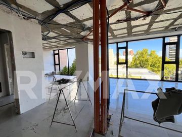VENTA OFICINA LUMINIA Y DOS COCHERAS