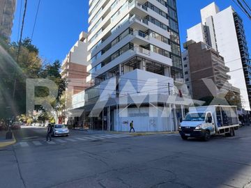 VENTA OFICINA LUMINIA Y DOS COCHERAS