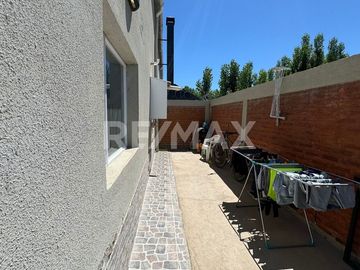 VENTA DÚPLEX 2 DORMITORIOS, AMULUEN 105, PLOTTIER