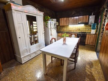 VENTA CASA 2 DORMITORIOS, COCHERA ECHESORTU