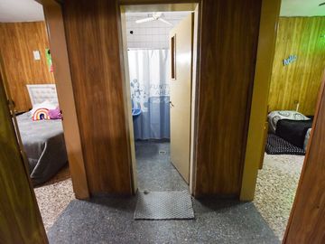 VENTA CASA 2 DORMITORIOS, COCHERA ECHESORTU