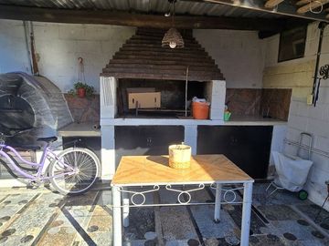Venta casa dos dormitorios, pileta, Albarellos