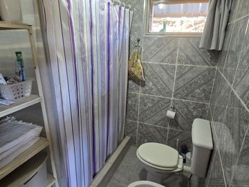 Venta casa dos dormitorios, pileta, Albarellos