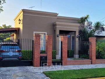 VENTA CASA TRES AMBIENTES PILETA APTO CRÉDITO