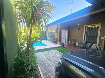 VENTA CASA TRES AMBIENTES PILETA APTO CRÉDITO