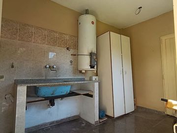 VENTA CASA 4 AMBIENTES MERLO PARQUE TERRAZA GARAJE