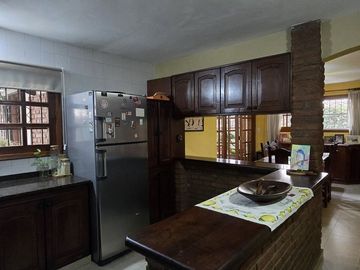 Venta casa 3 dormitorios pileta parque Fisherton