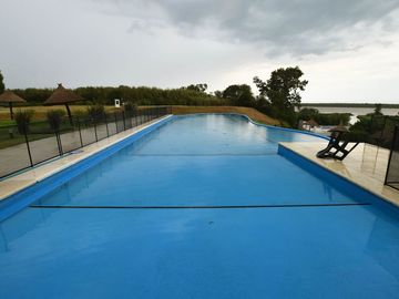 VENTA CASA 3 DORMITORIOS PILETA PUERTO PARAISO