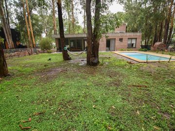 VENTA CASA 3 DORMITORIOS PILETA PUERTO PARAISO