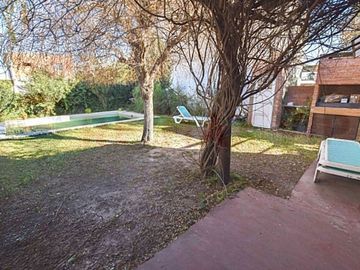 Casa 2 Dormitorios Jardín y Pileta Campiñas Piñero