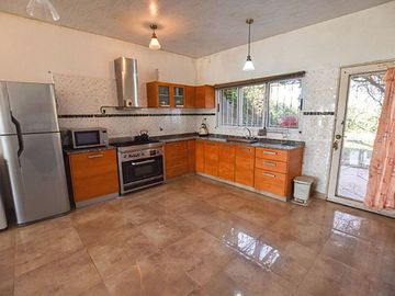Casa 2 Dormitorios Jardín y Pileta Campiñas Piñero
