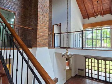 Venta Casa 4 dormitorios, jardín cochera Fisherton