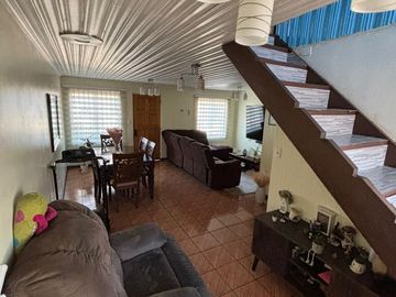 SE  VENDE CASA EN PASAJE LLEU LLEU