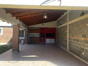 VENTA CASA 4 DORMITORIOS MALVINAS ARGENTINAS