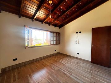 VENTA CASA 4 DORMITORIOS MALVINAS ARGENTINAS