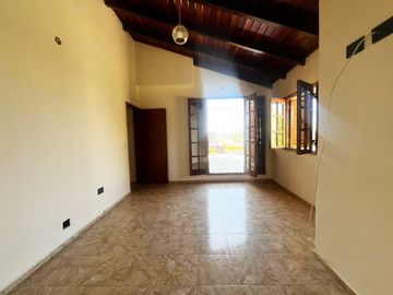 VENTA CASA 4 DORMITORIOS MALVINAS ARGENTINAS