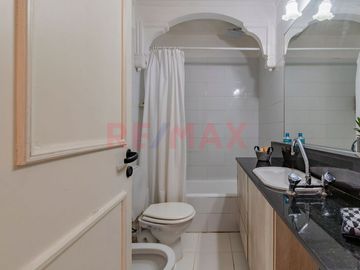 VENTA- depto con balcón corrido y patio propio