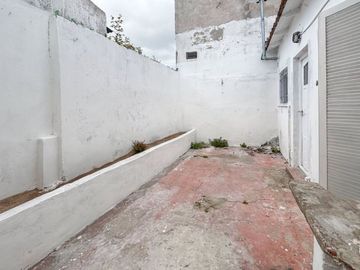 VENTA PH 2 AMBIENTES + COCHERA+PATIO, REFACCIONADO