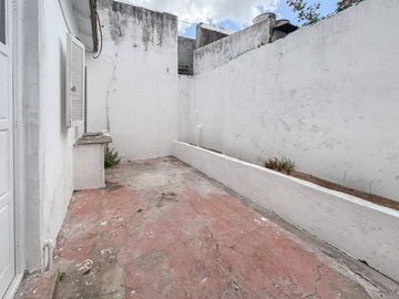 VENTA PH 2 AMBIENTES + COCHERA+PATIO, REFACCIONADO