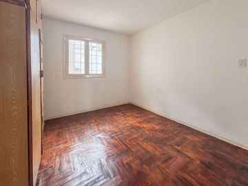 VENTA PH 2 AMBIENTES + COCHERA+PATIO, REFACCIONADO