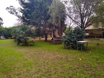 Venta Casa 3 amb. con parque de 3.000 m² y quincho