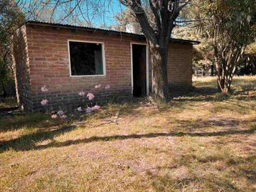 Venta Casa 3 amb. con parque de 3.000 m² y quincho