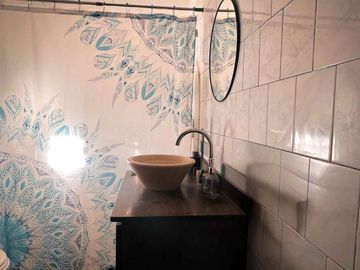Venta Casa 3 amb. con parque de 3.000 m² y quincho